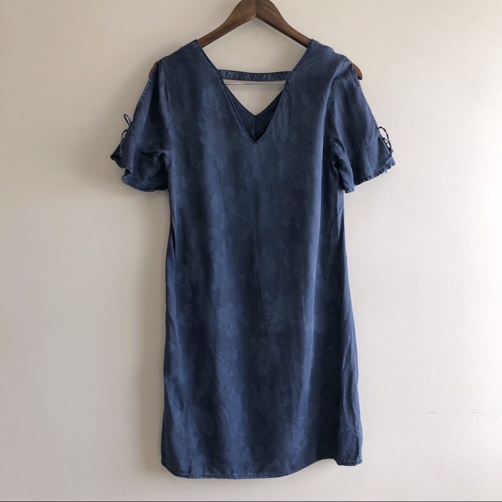✨$8 CLEAR-OUT✨ Reitmans Floral CutOut Ruffle Short Sleeve V Neck Mini Dress Blue - Picture 7 of 12